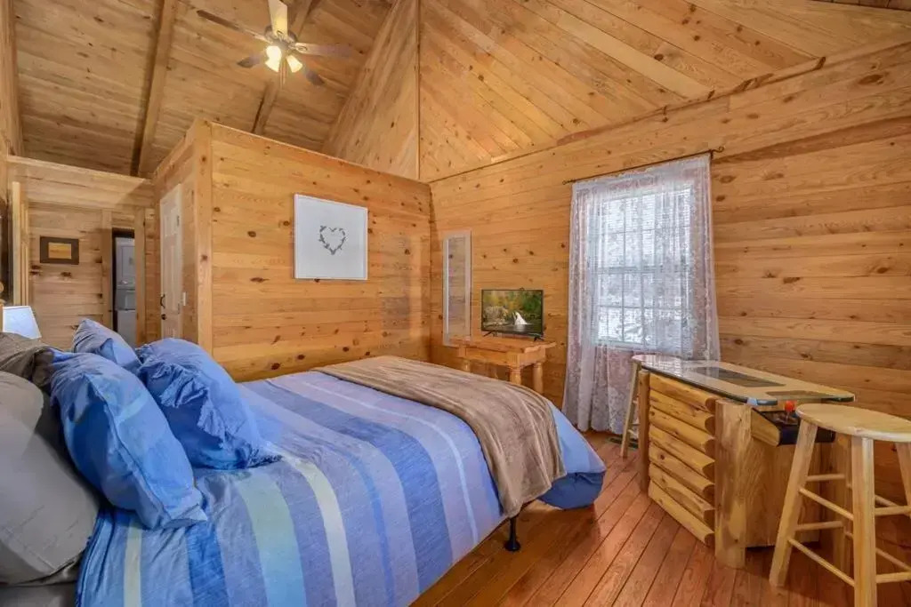 Beautiful View Log Cabin Fireplace Hot Tub Arcade Pool Fishing
