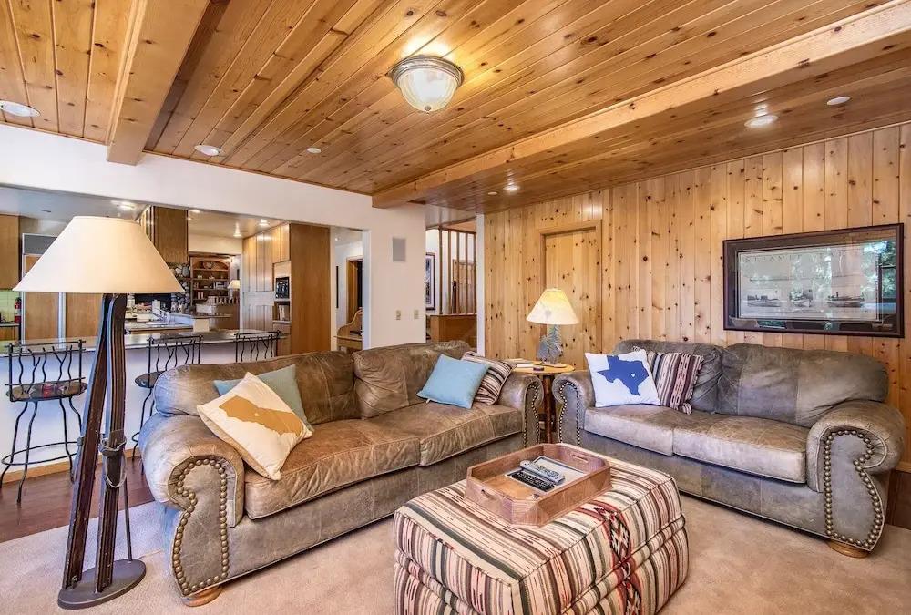 Roomy 5br W/ Hot Tub, Lake View & Beach Access 5 Bedroom Home