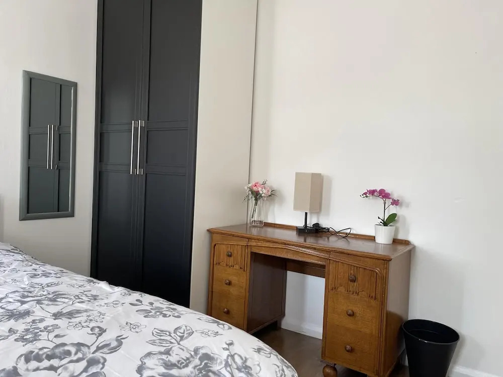 Inviting 2-bed Apartment Near Heathrow