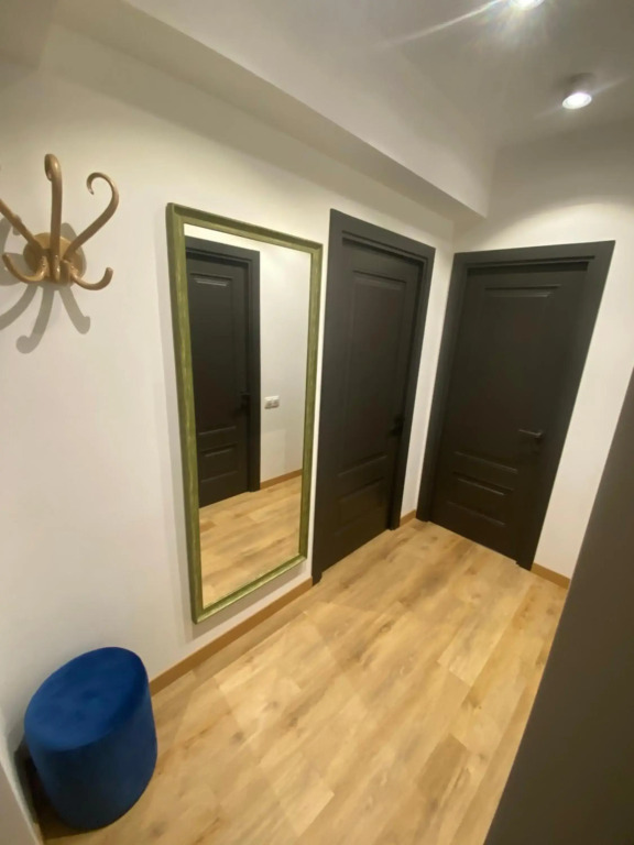 Luxury flat in 100 meters from republic square.