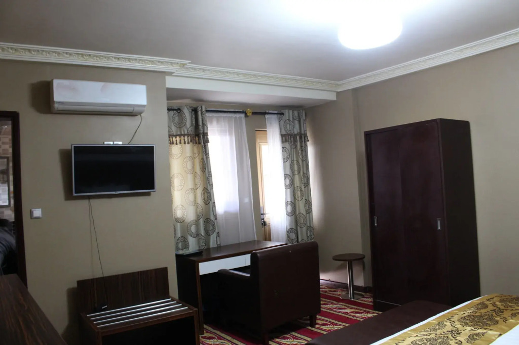 Mbayaville Hotel