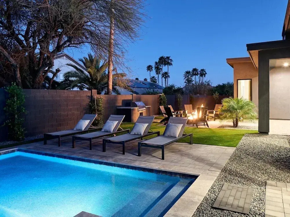 Luxe - Solstice Retreat - Heated Pools - 2 Homes