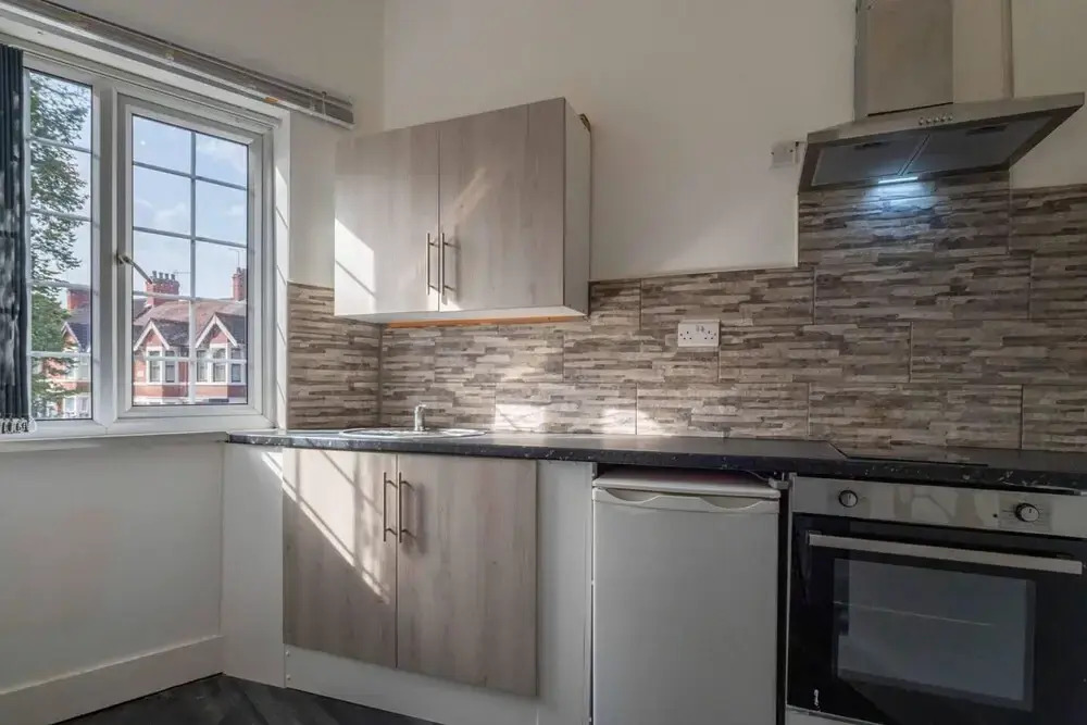 Lovely 13-bed House in Coventry