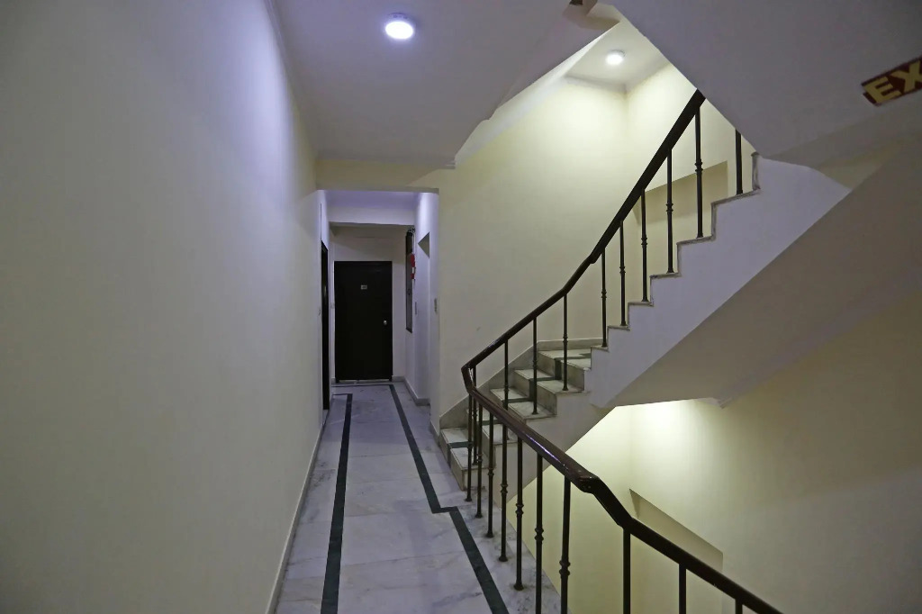 OYO 5382 Hotel Elegant International