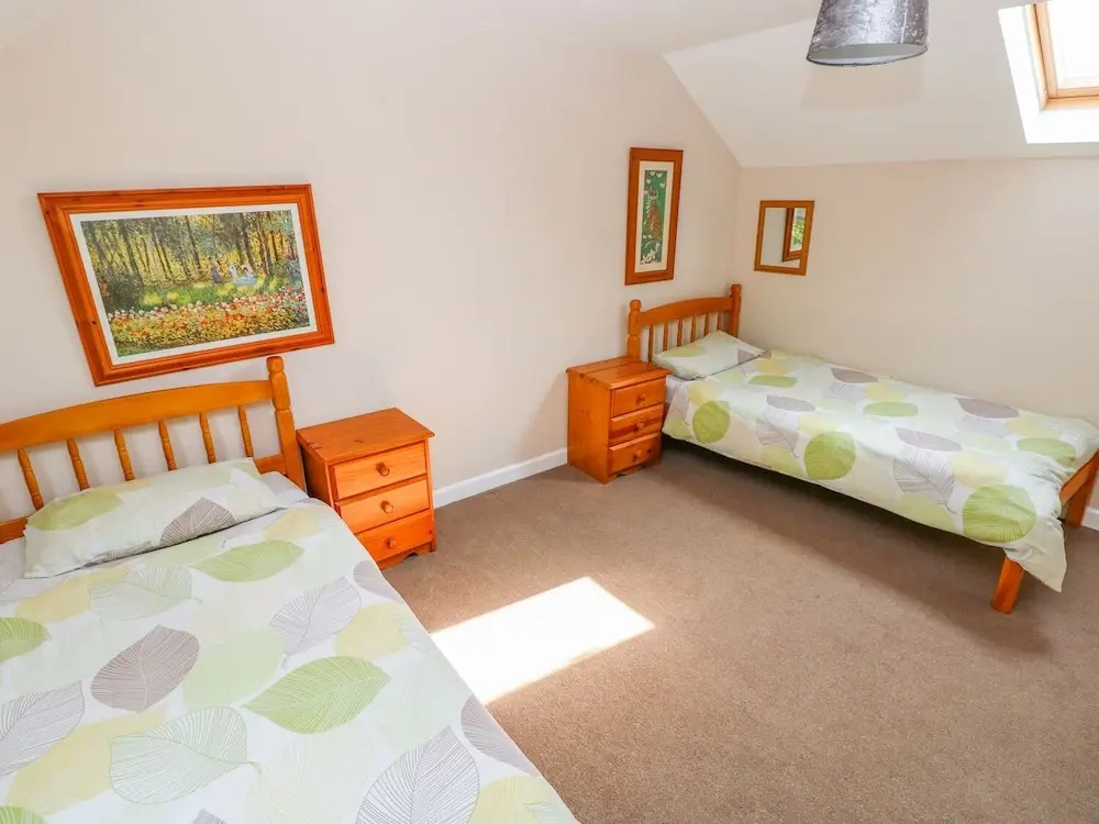 Vineyard Vale 8