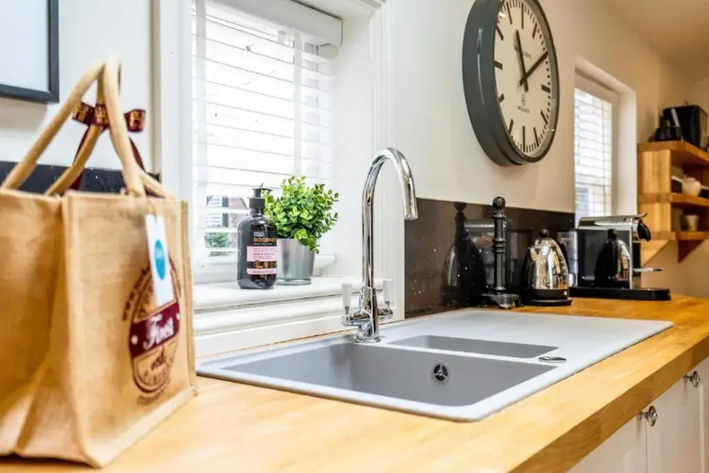 42 is the Answer- Stunning York townhouse appearing on TV Holiday Home Show