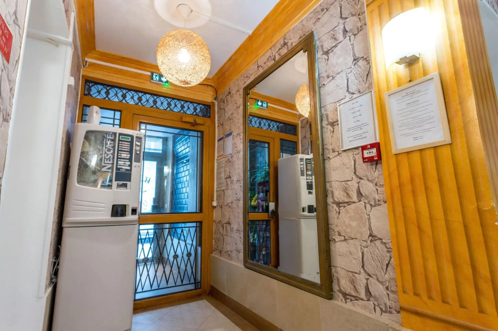 Victory Hotel Galou