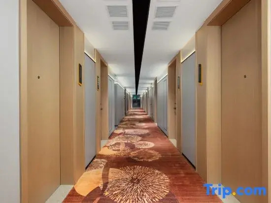 Rezen Prime Hotel (Chimelong Safari Park Guangzhou South Railway Station Branch)
