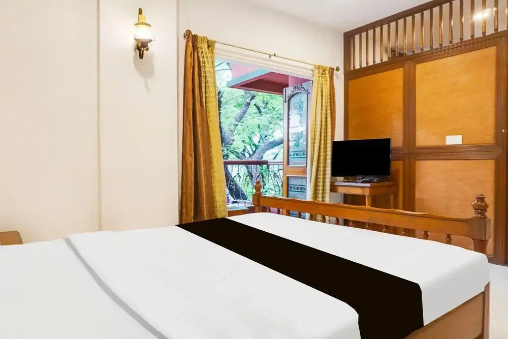 Super Townhouse Oak Prabhat Road