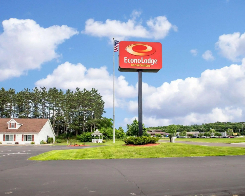 Econo Lodge Inn & Suites Eau Claire South
