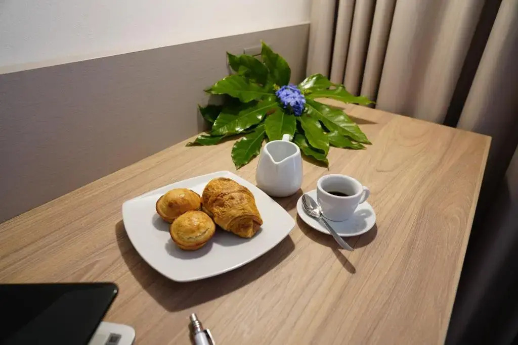 10 Catalani Rooms