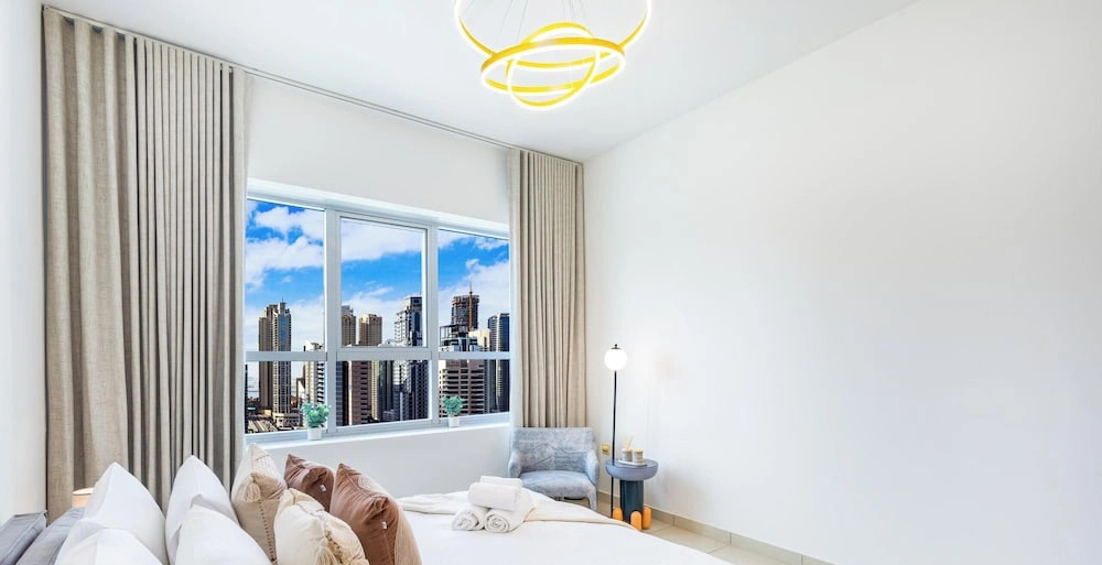 LUX The Armada Suite JLT