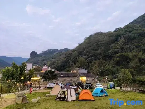 Yingde 25℃ Shizhu Homestay (Yingxi Fenglin Corridor Branch)