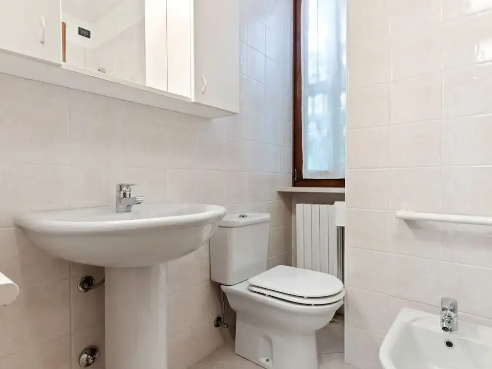 Vibrant Holiday Home in Lazise with Swimming Pool near 2 Lakes