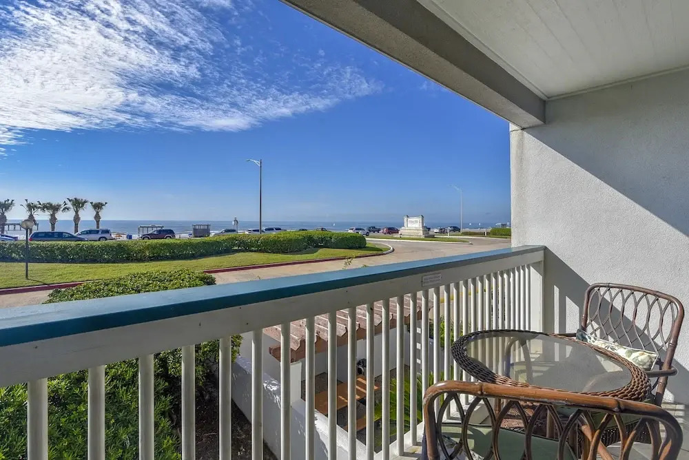 Casa Del Mar 102-beach N Time 1 Bedroom 1 Bathroom Condo