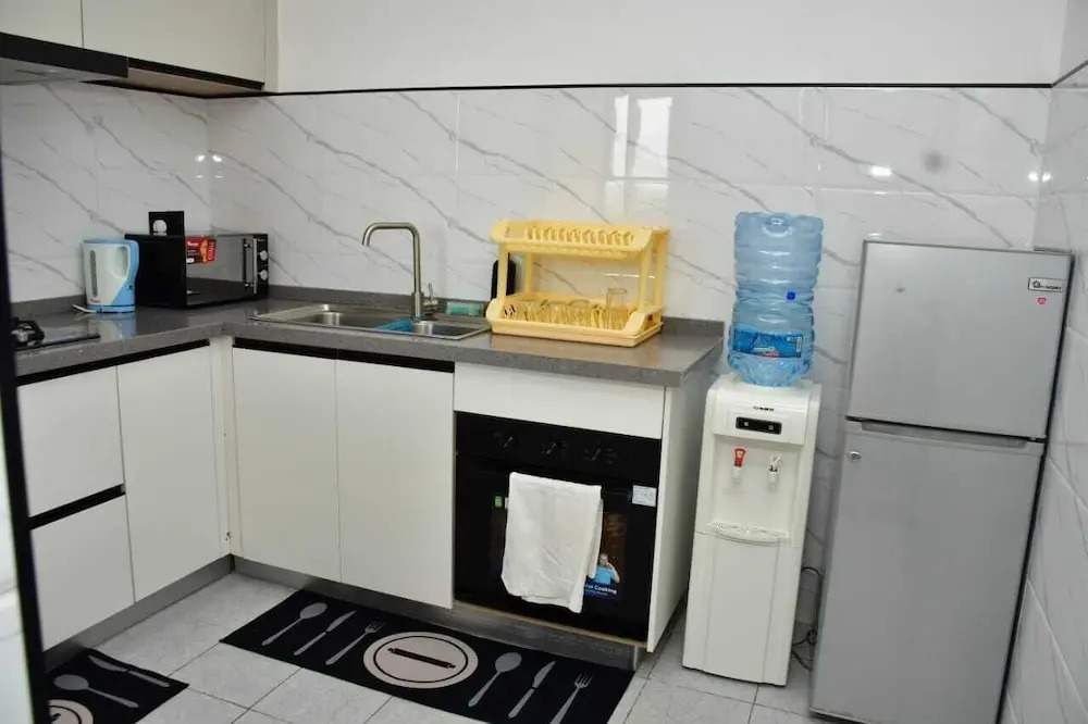 Elegant Comfy 3 Bedroom Apartment