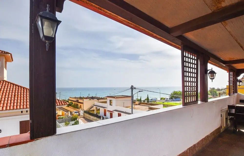 Beautiful Home in Avola With Wifi and 2 Bedrooms
