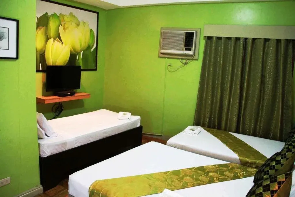 Jade Hotel And Restaurant