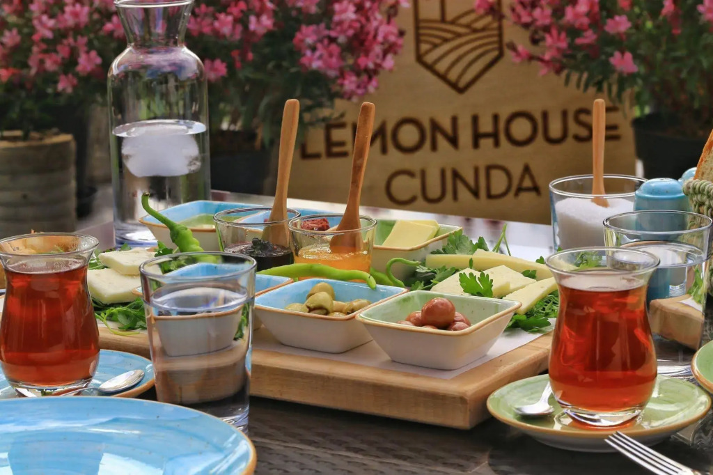 Lemon House Cunda