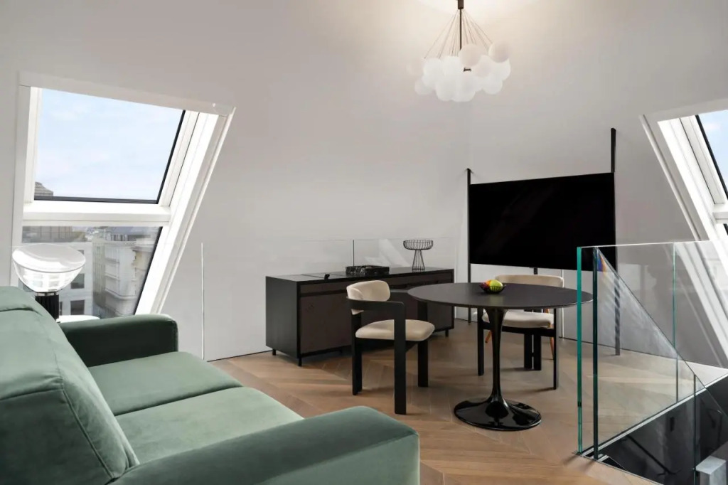 The Best Hotel in Brussels (TEST HOTEL)