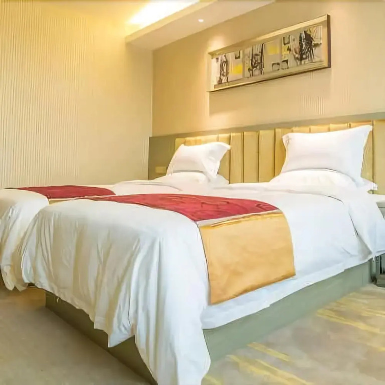 Golden Leaf Hotel