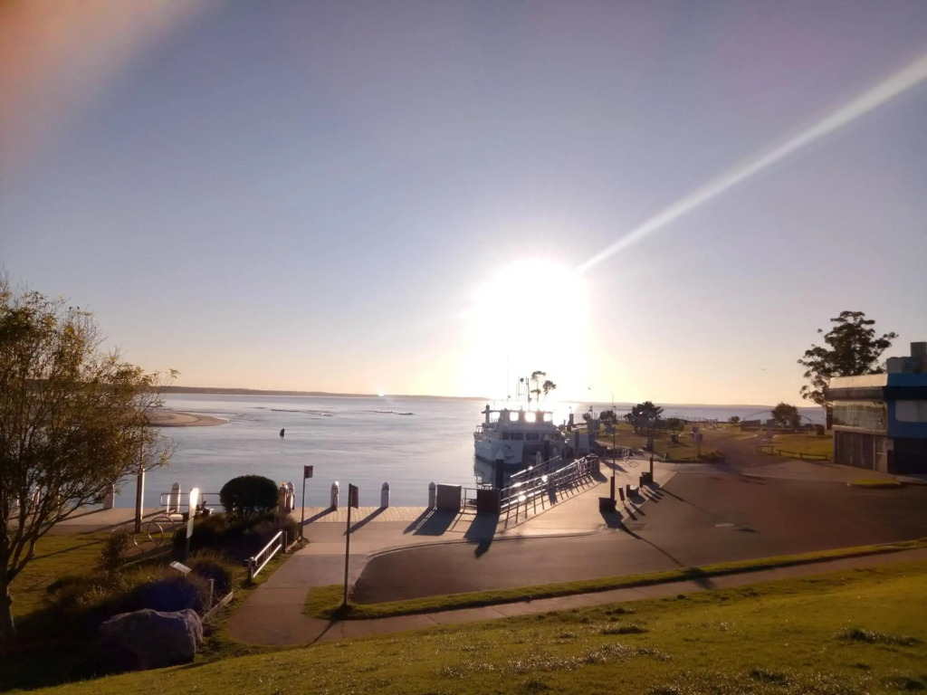 The Husky House 1 bedroom or 2 bedroom or The Husky Studio Suite stayinjervisbay com