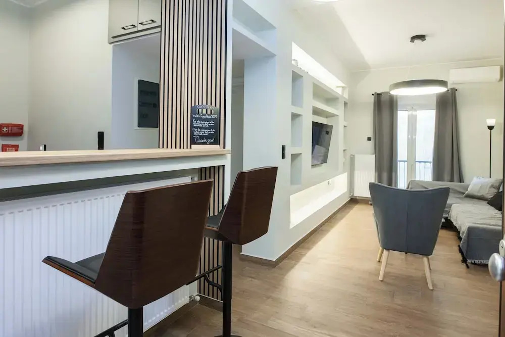 Fresh Modern 1 Bd Apt in Vibrant Patisia