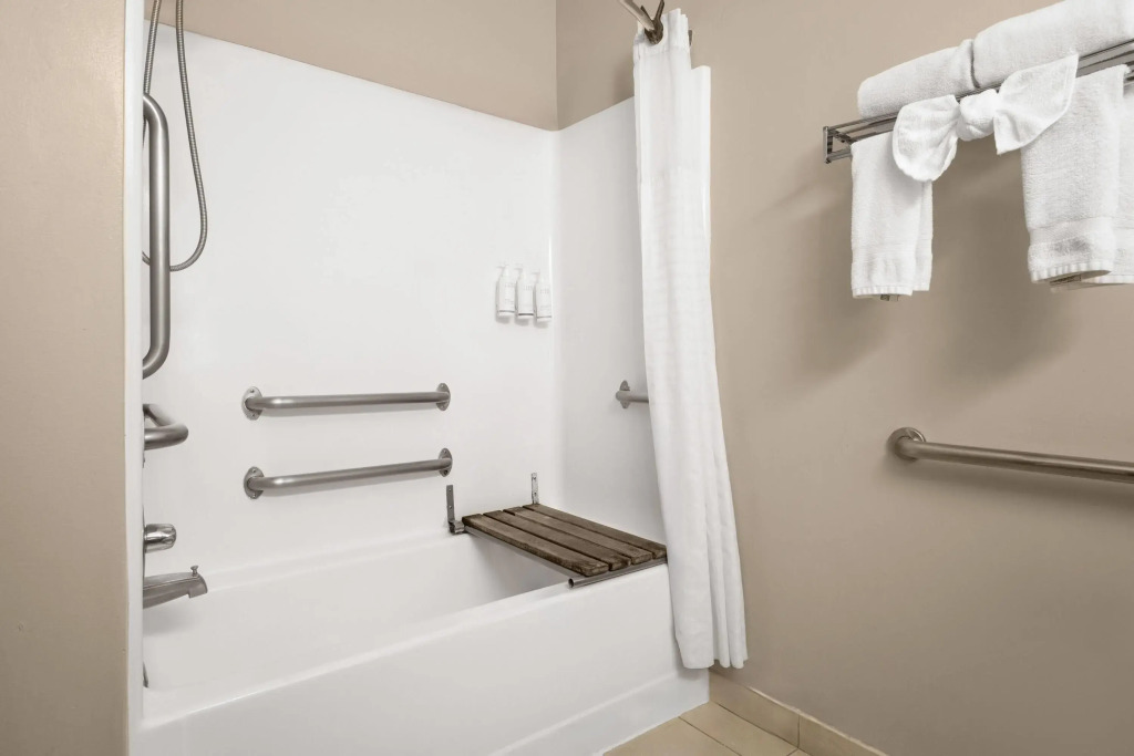 Days Inn & Suites by Wyndham Airport Albuquerque