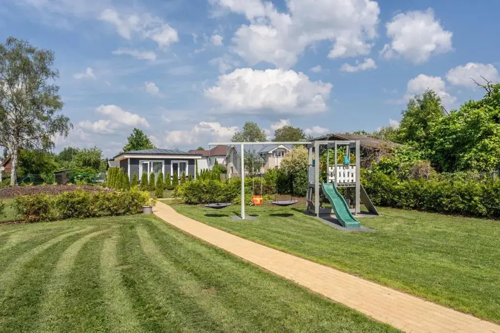 Family Garden House with Parking & Playground