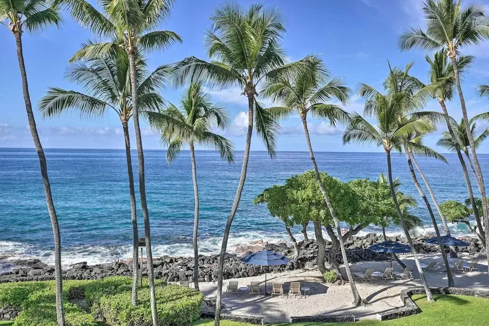 Oceanfront Kailua-kona Condo w/ Community Pool!, Kailua-Kona
