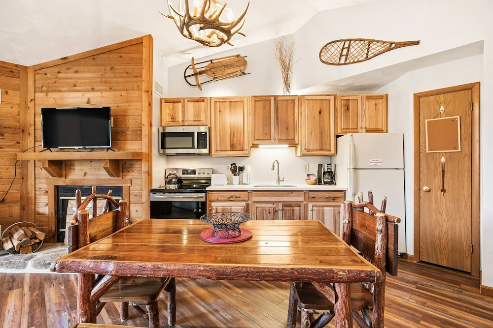 Seven Springs Sunridge 1 Br Condo, Ski-in/out 1 Bedroom Condo