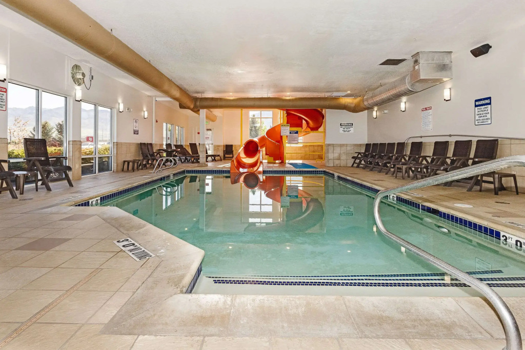 Comfort Inn & Suites Logan Near University