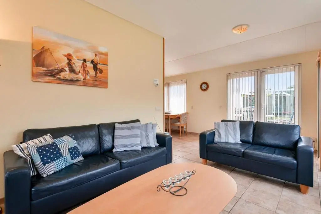Bungalow Pinusoord 3 - Ouddorp near the beach with big garden