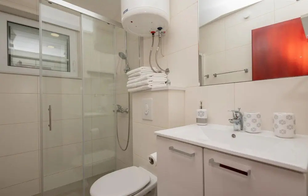 Amazing Apartment in Tucepi With 1 Bedrooms and Wifi