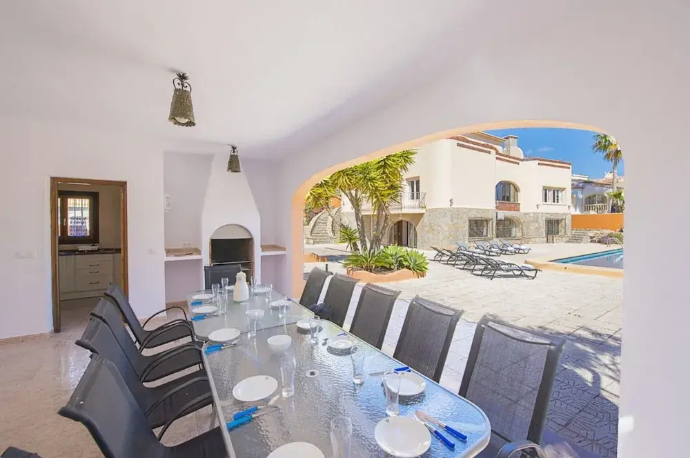 Villa - 6 Bedrooms with Pool and WiFi - 105023