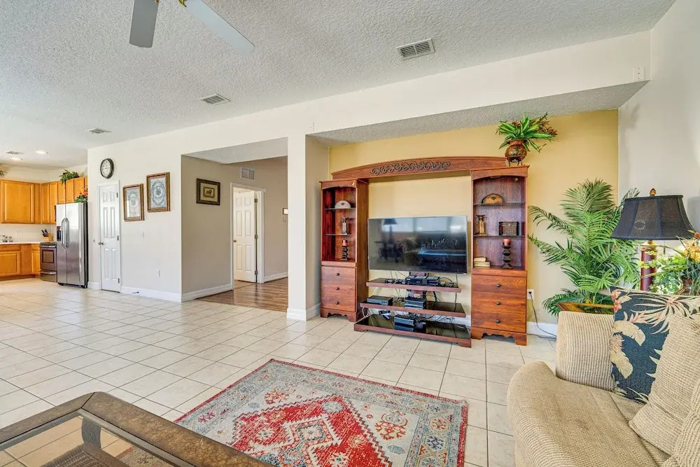 Lanai & Game Room: Vacation Home in Davenport