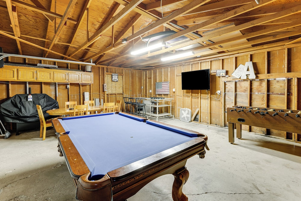 Updated Escape w/ Game Room 1 Block to River!