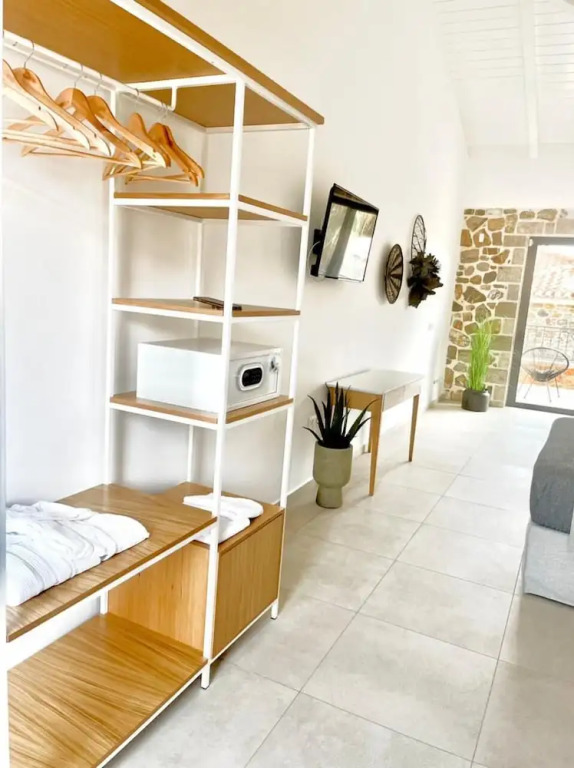 Trocadero Ermioni Suites