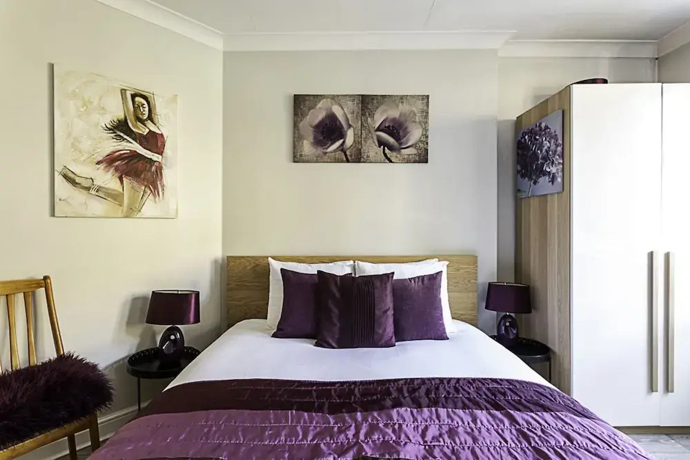 Chic High Spec Apartment Near Central London