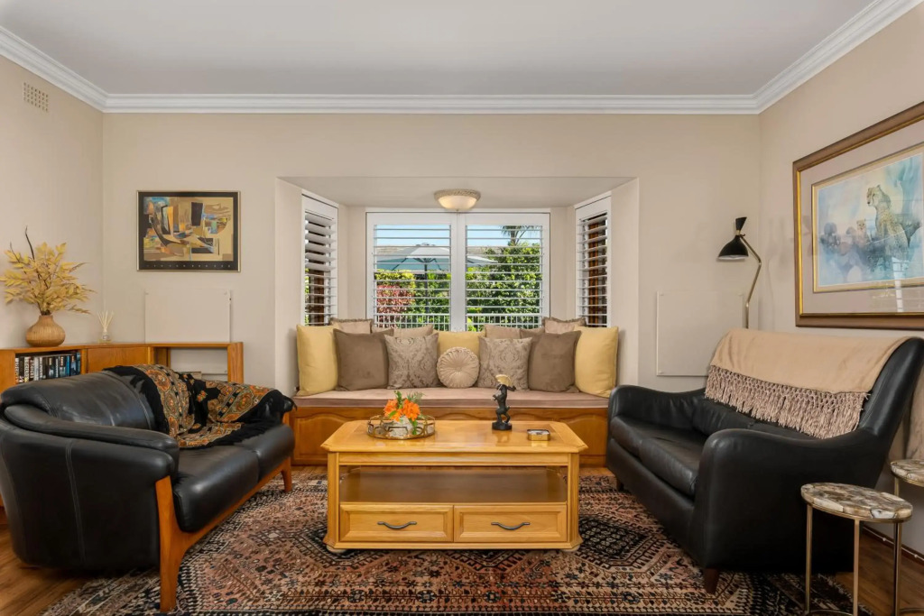 Meerendal Cottage-Affordable Luxury