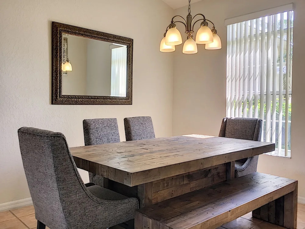 Charleston Manor by Florida Spirit