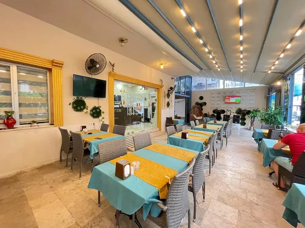 Ikarus Hotel