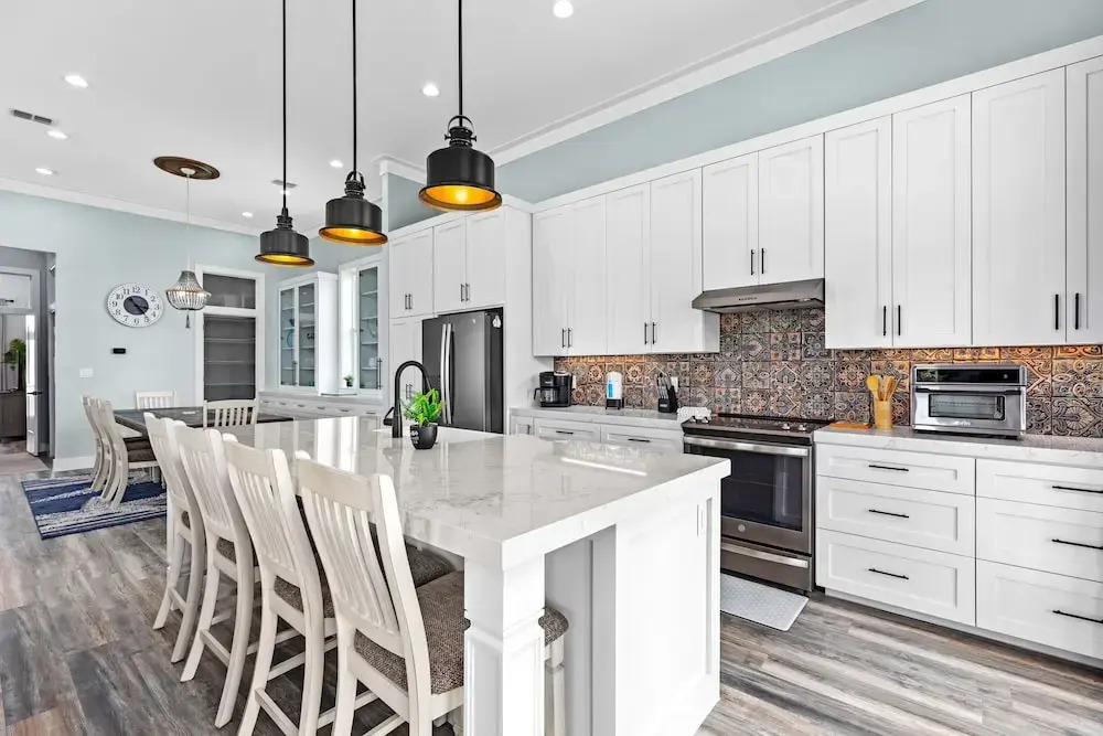 Seaside Rendezvous - Private Home Across From Community Park 4 Bedroom Home by RedAwning