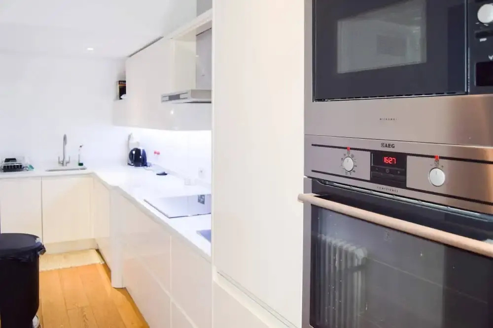 Well Located 1 Bedroom Flat In Sloane Square