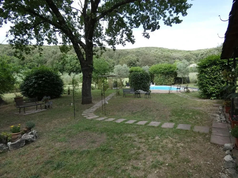 Scappo In Umbria, La Escondida