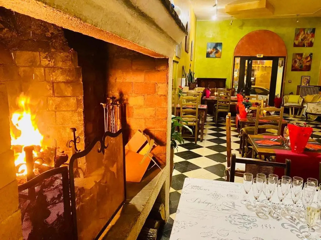 Logis Hotel Restaurant Le Grand Puech