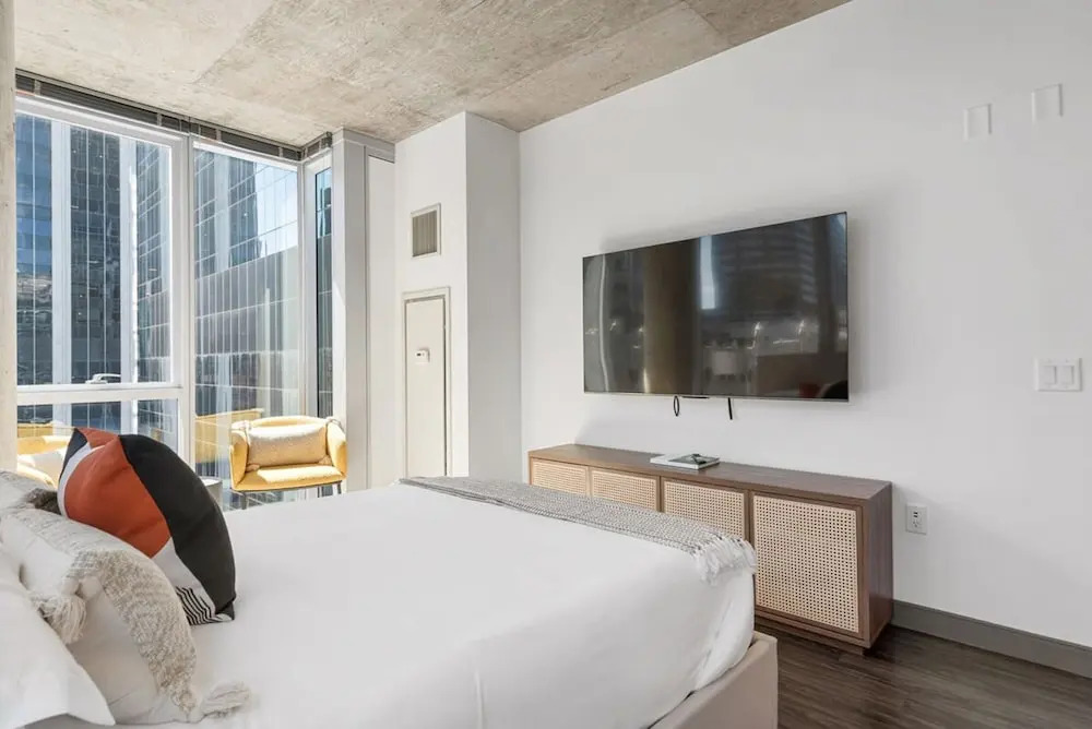 Heart of City Haven 3BR High-end Stay