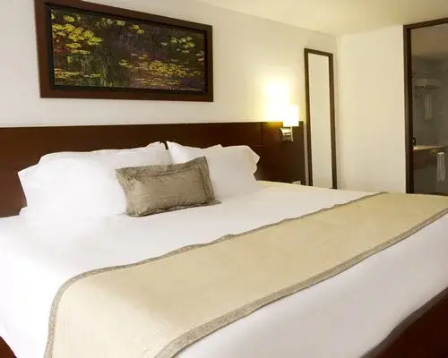 Radisson Bogota Metrotel - 3 Nights, Bogotá, Colombia