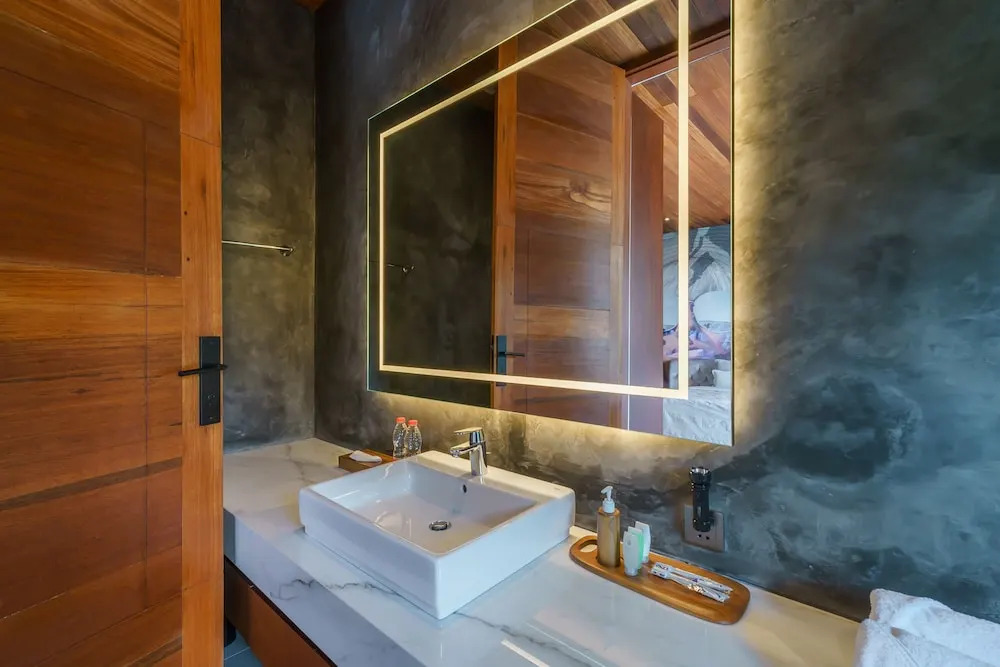 Stylish Tropical Villa - 2br