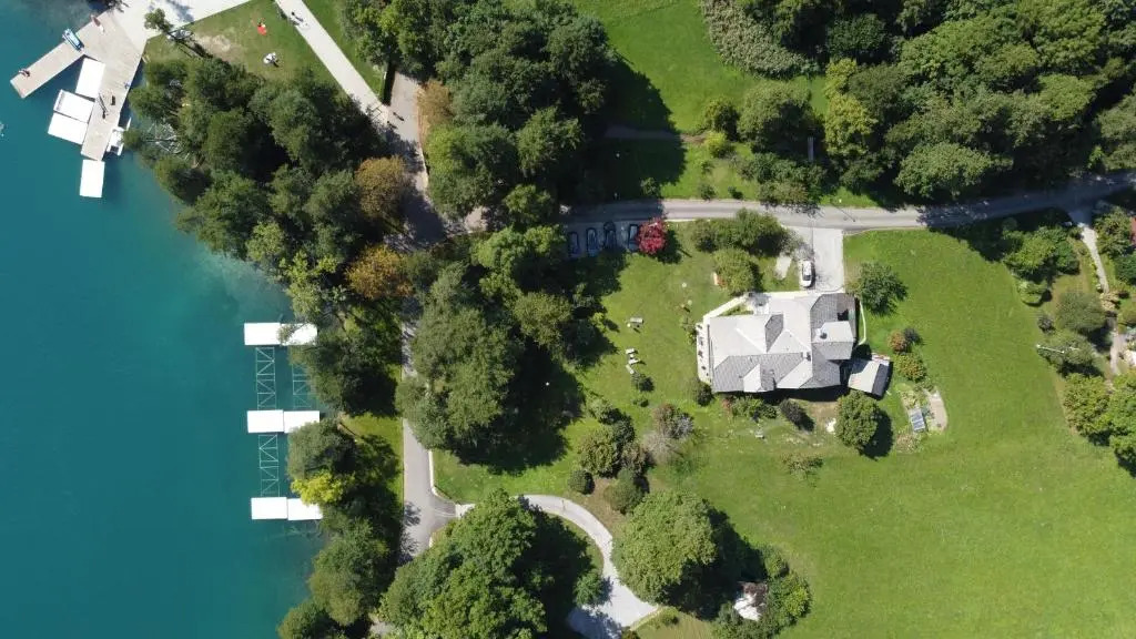 Lake House Sebanc